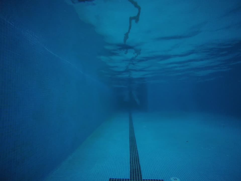 Front underwater clip